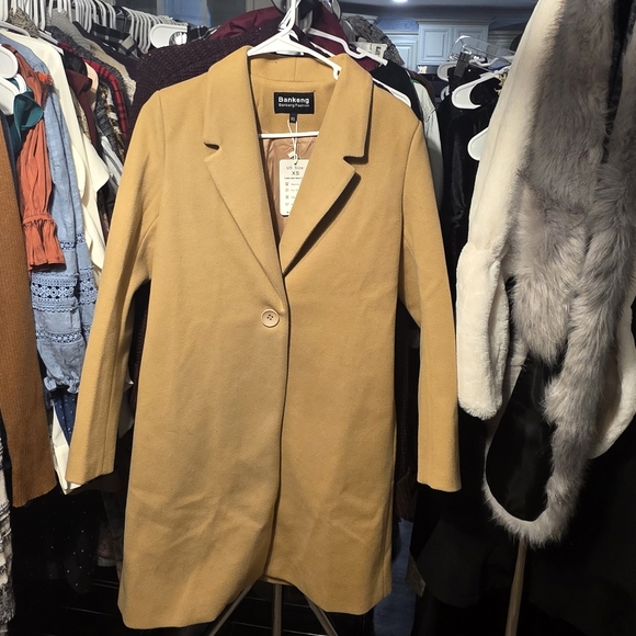 Overcoat Camel One Button NWT Size XS - Picture 6 of 6